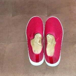 Sonoma burgundy comfort knit sneaker/ loafer.